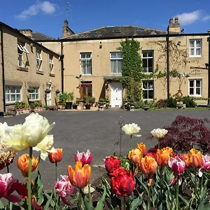 Guest house Hedgefield House